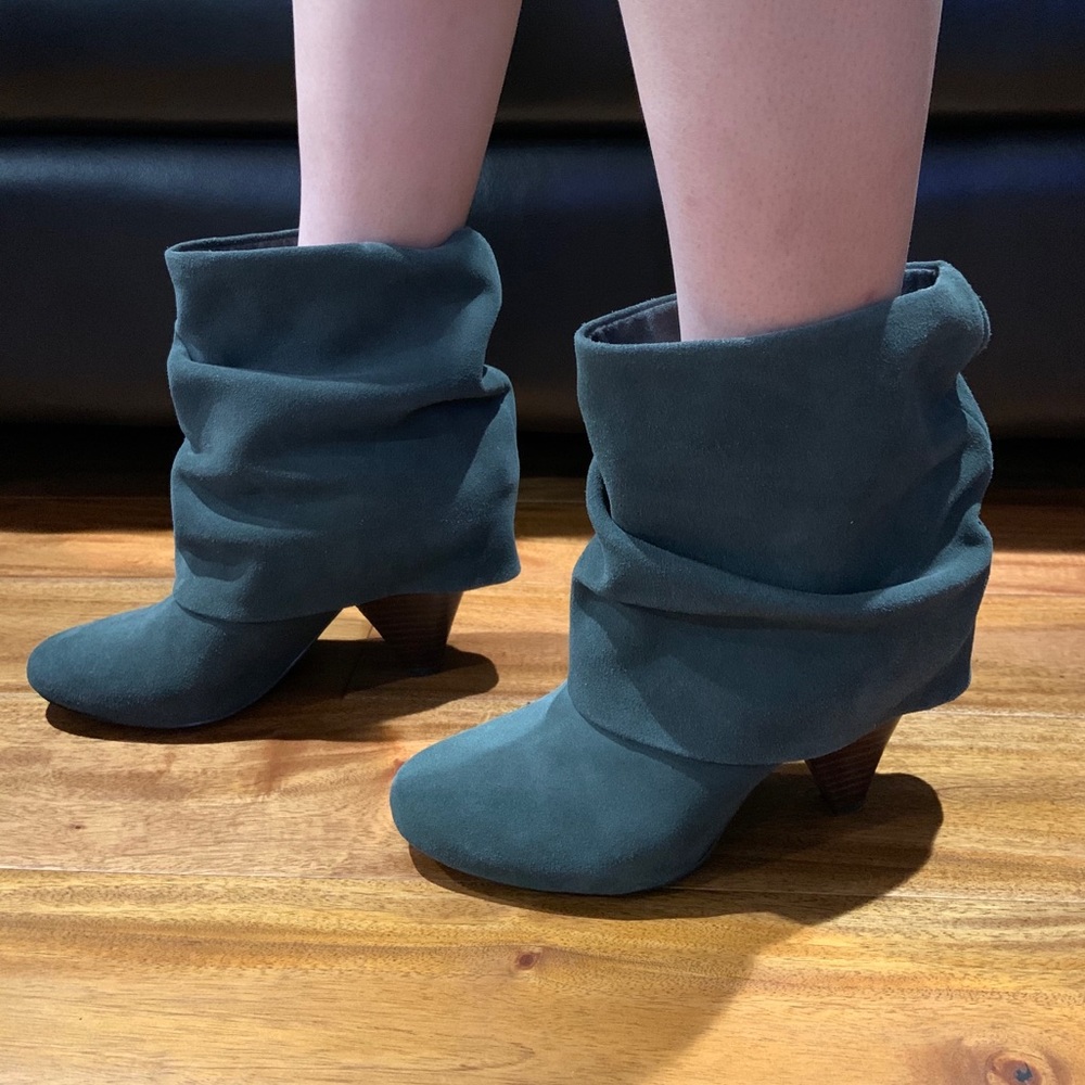 Steve Madden grey suede booties size 8.